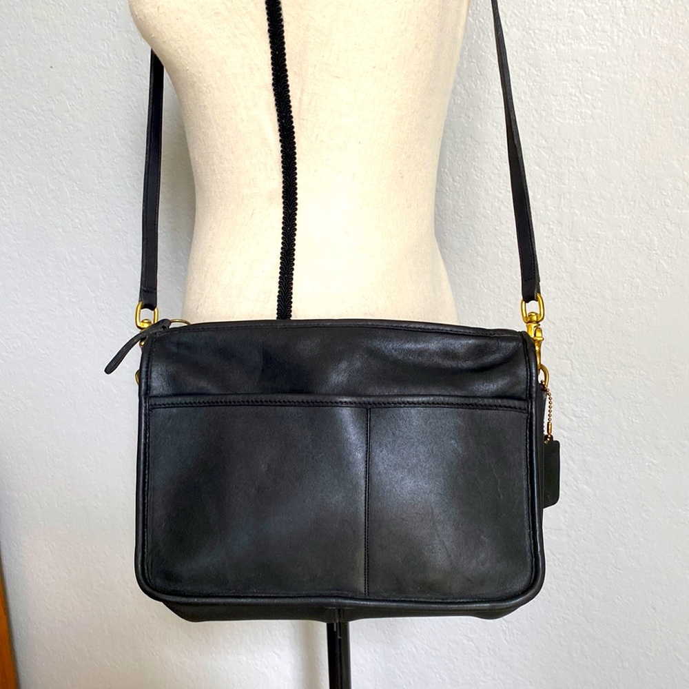 Coach Vintage Rare cowhide Smooth black Leather crossbody.